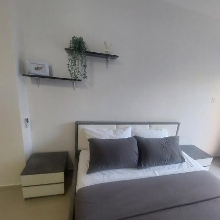 Modern Studio Apartment Armonia Court Paralímni Extérieur photo