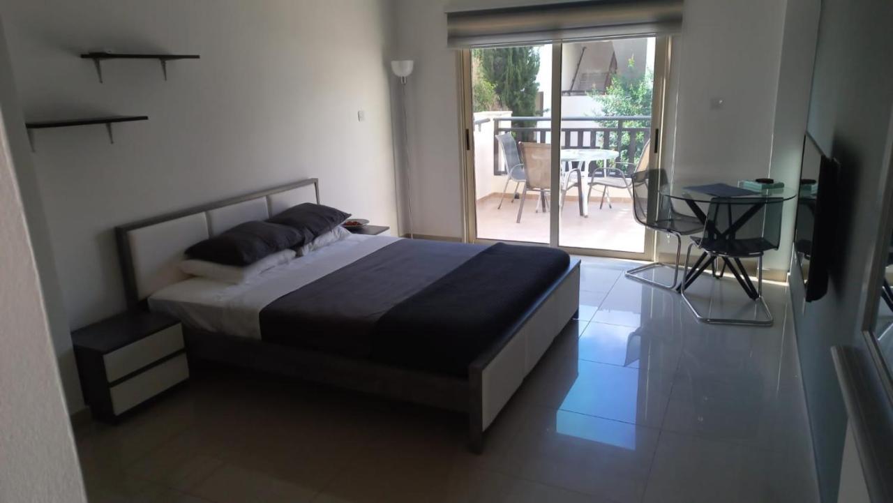 Modern Studio Apartment Armonia Court Paralímni Extérieur photo